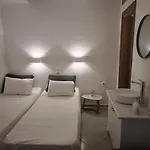 Πανσιόν Maria Eleni *