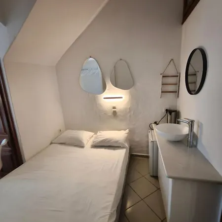 Maria Eleni בית הארחה